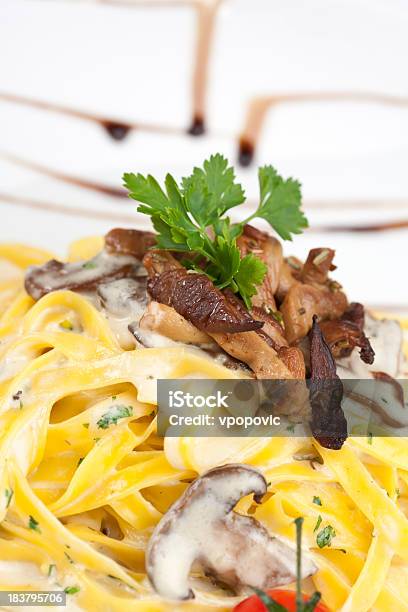 Tagliatelle Ai Funghi Porcini Stockfoto und mehr Bilder von Balsamico - Balsamico, Bandnudel, Bildschärfe