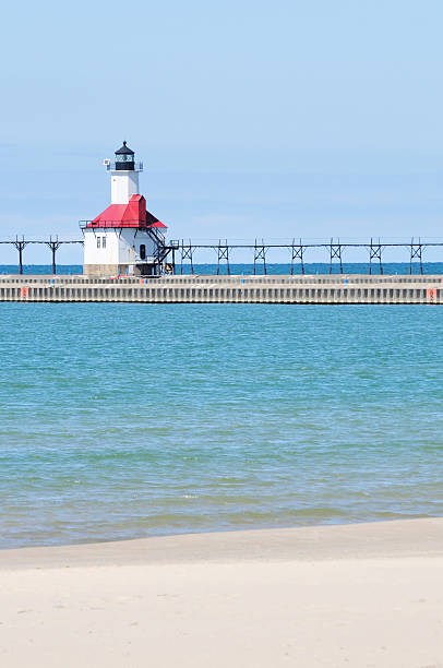 istock Silver Beach Lighthouse on Lake Michigan in St. Joseph 183796300