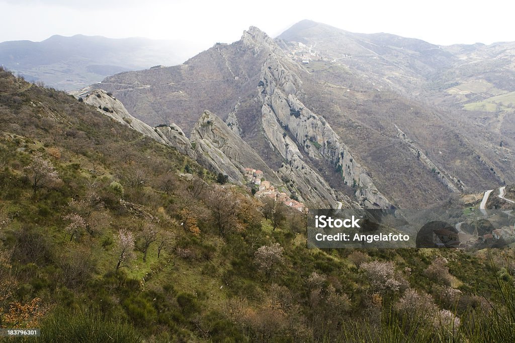 Castelmezzano città - Foto stock royalty-free di Ambientazione esterna