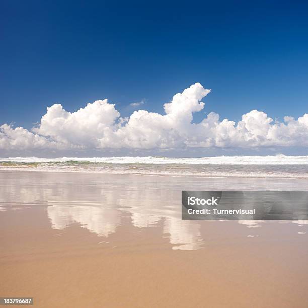 Foto de Praia Tropical Reflexo e mais fotos de stock de Areia - Areia, Beleza natural - Natureza, Destino turístico