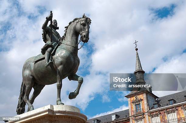 Photo libre de droit de Monument À Philippe Ii Despagne banque d'images et plus d'images libres de droit de Bronze - Alliage - Bronze - Alliage, Capitales internationales, Cheval