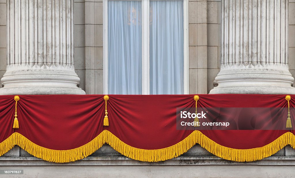 Balcon de Buckingham Palace - Photo de Palais de Buckingham libre de droits