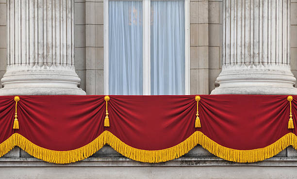Buckingham Palace Balcony "Close up detail  of an empty Buckingham Palace balconyCould be used as part of a graphic to illustrate the British Royal Wedding, Diamond Jubilee etcLondon, UK" balcony stock pictures, royalty-free photos & images