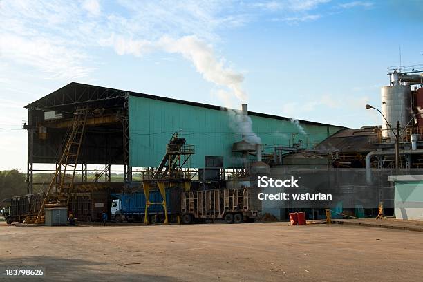 Foto de Refinaria De Açúcar e mais fotos de stock de Agricultura - Agricultura, Atrás, Caminhão