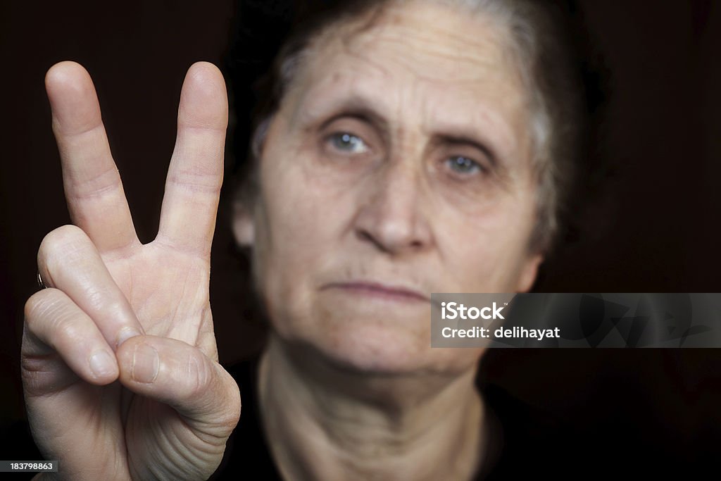 La paix et de la victoire - Photo de 60-64 ans libre de droits