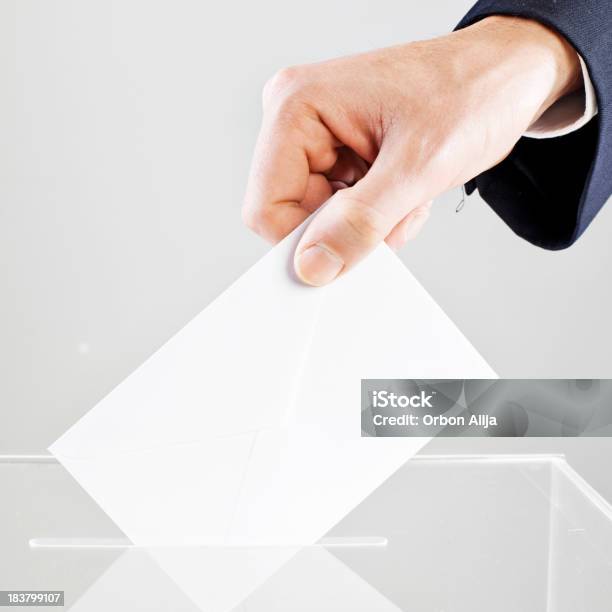 Votação - Fotografias de stock e mais imagens de Urna Eleitoral - Urna Eleitoral, Boletim de Voto, Branco