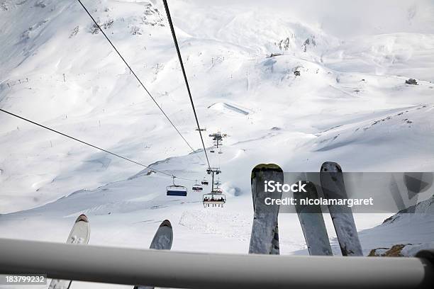 チェアリフトのアルプスの - スキーのストックフォトや画像を多数ご用意 - スキー, スキーリフト, スキー板