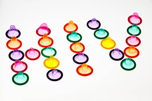 콘돔 단어추가 에이즈바이러스 - condom sex sexually transmitted disease aids 뉴스 사진 이미지