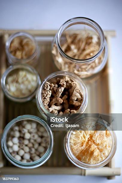 Chinese Herbal Medicine Stockfoto und mehr Bilder von Alternative Medizin - Alternative Medizin, Ausgedörrt, Chinesische Kräutermedizin