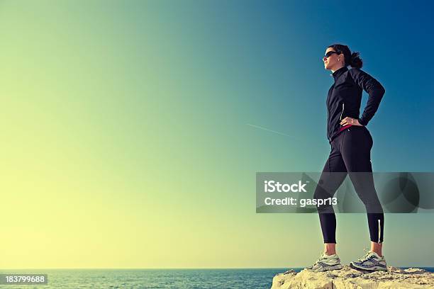 Sportswoman Porträt Stockfoto und mehr Bilder von Frauen - Frauen, Landschaftspanorama, Profil