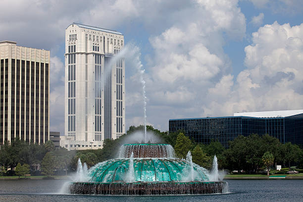 istock Lake Eola Fountain & Orange County Courthouse 183799693