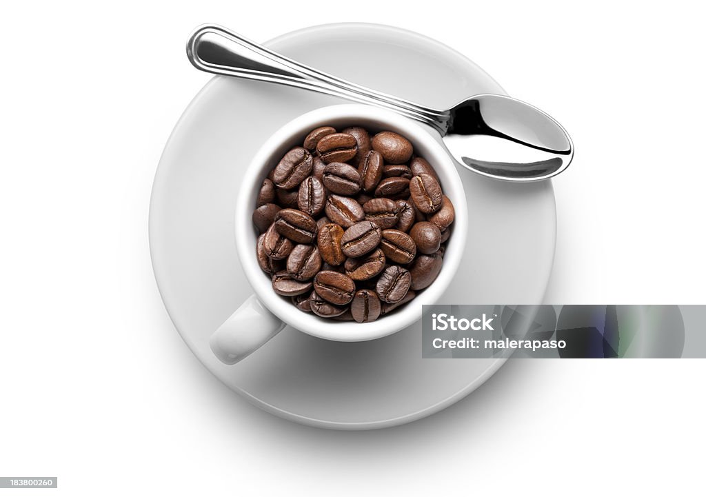 Chicchi di caffè in Tazza - Foto stock royalty-free di Caffè - Bevanda