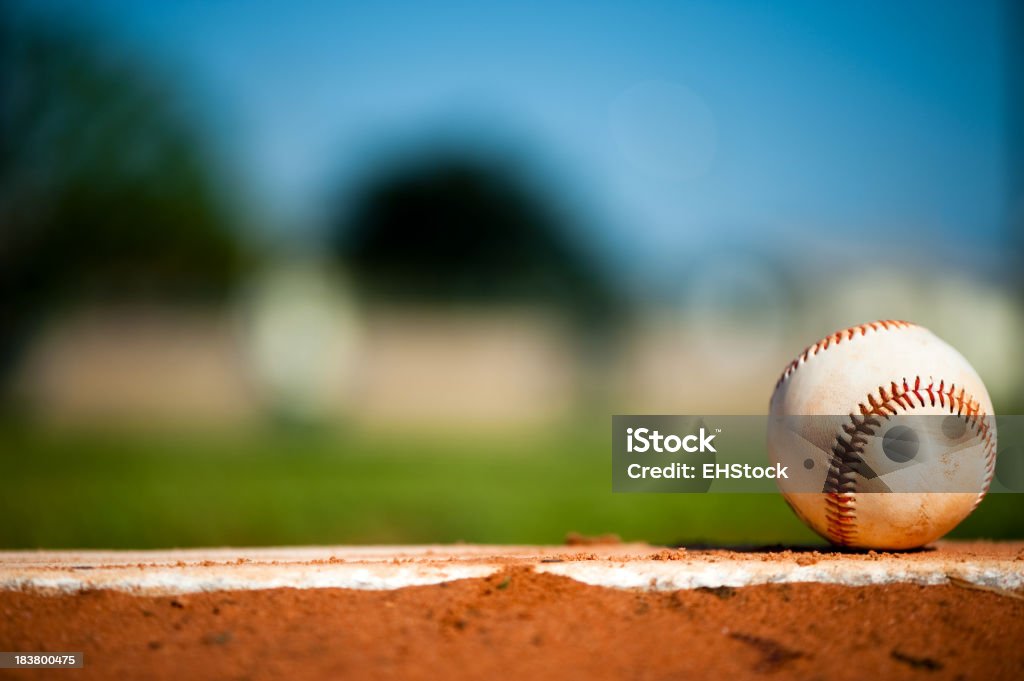 Youth League Baseball im Hinterland Mound Nahaufnahme - Lizenzfrei Baseball-Spielball Stock-Foto