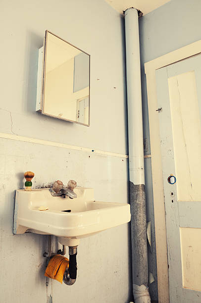 ванная комната - medicine cabinet bathroom bathroom sink door стоковые фото и изображения