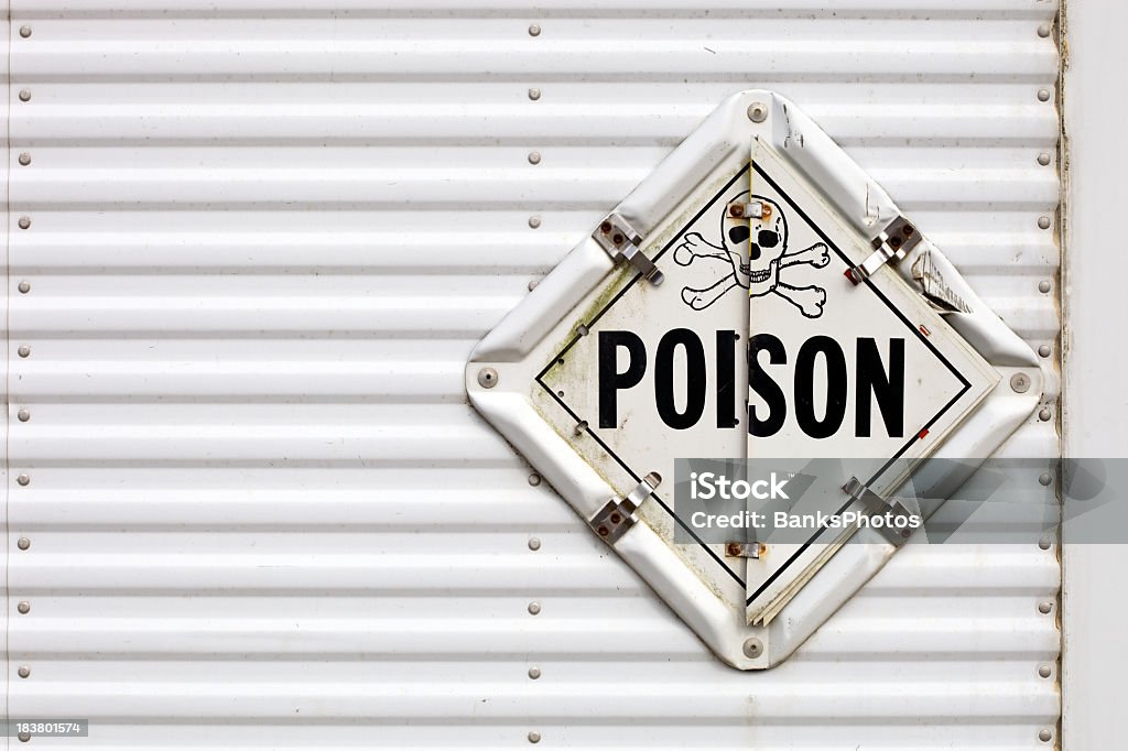 Semi Trailer veneno advertencia cartel - Foto de stock de Traje de protección radioactiva libre de derechos