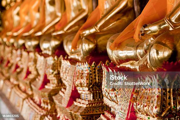 Statue Di Buddha - Fotografie stock e altre immagini di Antico - Condizione - Antico - Condizione, Arancione, Arti e mestieri