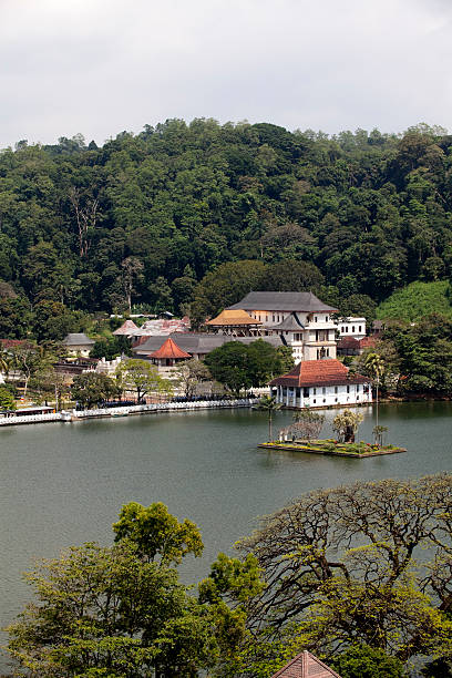 istock kandy sri lanka dalada maligawa 183803542