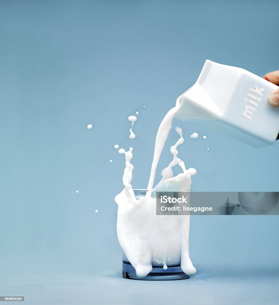 新鮮なミルク無し - ミルクのロイヤリティフリーストックフォト