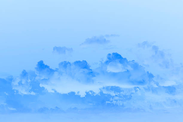 背景-青い空に雲 - sky only pattern arrangement nature ストックフォトと画像