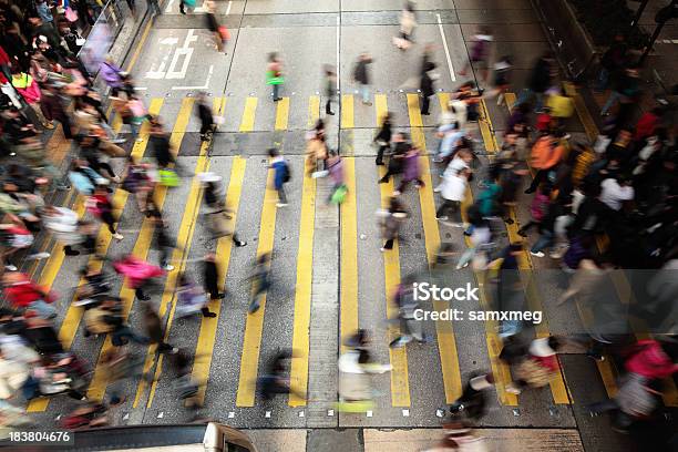 Borroso En City Street Hong Kong China Foto de stock y más banco de imágenes de Asia - Asia, Actividad, Aire libre