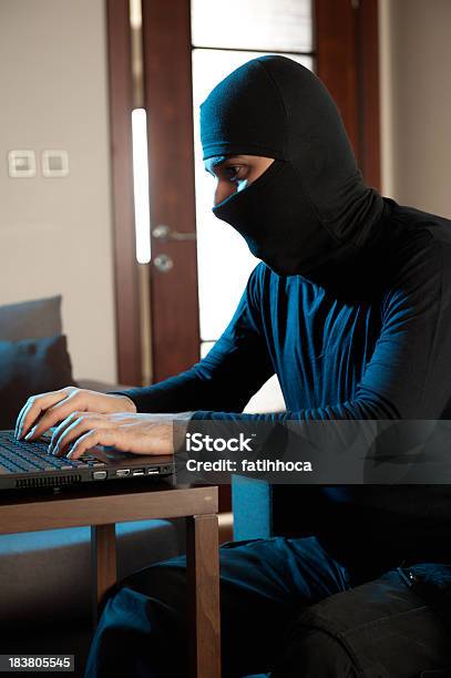 Hacker Informatico - Fotografie stock e altre immagini di Adulto - Adulto, Attrezzatura informatica, Codice