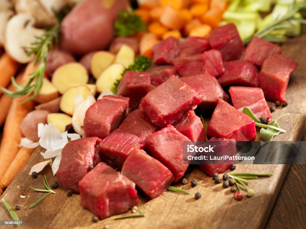 Ingredientes crus para ensopado de carne - Foto de stock de Carne royalty-free