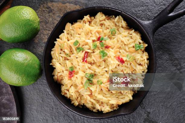 Arroz Pilaf Foto de stock y más banco de imágenes de Alimento - Alimento, Alimentos cocinados, Arroz - Comida básica