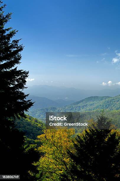 Parque Nacional Blue Ridge Parkway Otoño Vista Panorámica Carolina Del Norte Ee Uu Foto de stock y más banco de imágenes de Montañas Blue Ridge