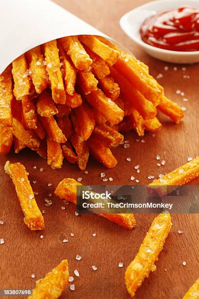 Batatas Fritas Foto de stock y más banco de imágenes de Boniato - Boniato, Patatas Fritas - Tentempié, Alimento