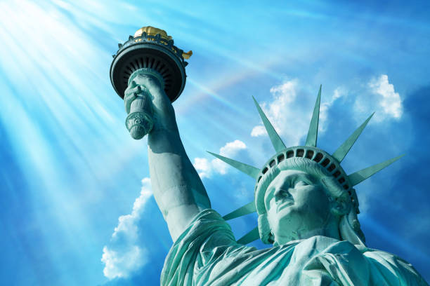 istock Statue Of Liberty Under Blue Sky With Rainbow 183809100