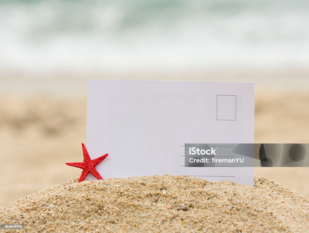 Saluti da vacanza - Foto stock royalty-free di Cartolina postale