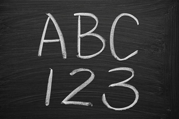 abc y 123 - teaching blackboard preschool alphabetical order fotografías e imágenes de stock