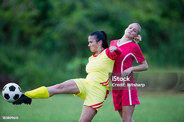 Soccer Player Stockfoto und mehr Bilder von Frauen - Frauen, Fußball, Köpfen