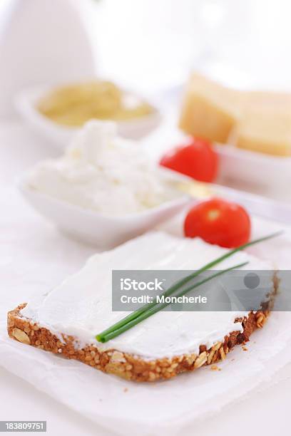 クリームのチーズパン - トーストのストックフォトや画像を多数ご用意 - トースト, クリームチーズ, コンチネンタルブレックファースト