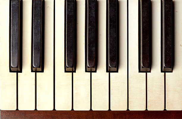 teclas de piano, close-up. - discolored - fotografias e filmes do acervo