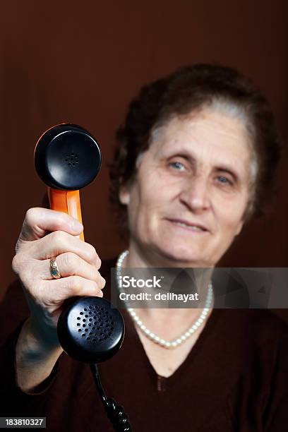 Phonecall - zdjęcia stockowe i więcej obrazów Odmawiać - Odmawiać, Telefonować, Starsze kobiety