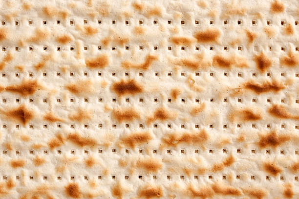 fondo de matzo - passover seder matzo judaism fotografías e imágenes de stock