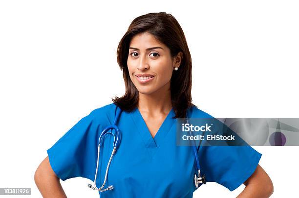 Mulher Jovem Hispânico Médico Enfermeiro Isolado Em Fundo Branco - Fotografias de stock e mais imagens de Profissional de enfermagem