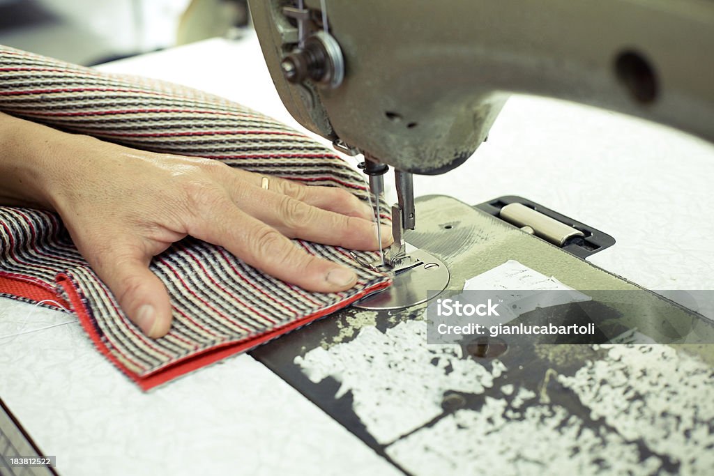 machine à coudre de production - Photo de Matelas libre de droits