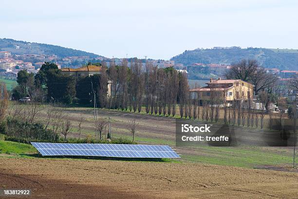 Новые Сейф Солнечная Энергия — стоковые фотографии и другие картинки Без людей - Без людей, Весна, Вилла