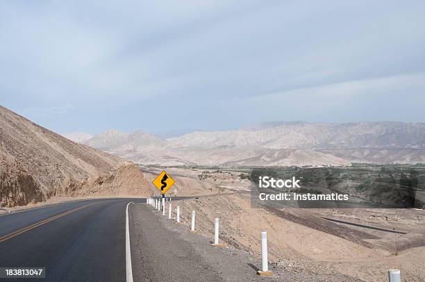 Gefährliche Road In Peru Stockfoto und mehr Bilder von Am Rand - Am Rand, Anden, Asphalt
