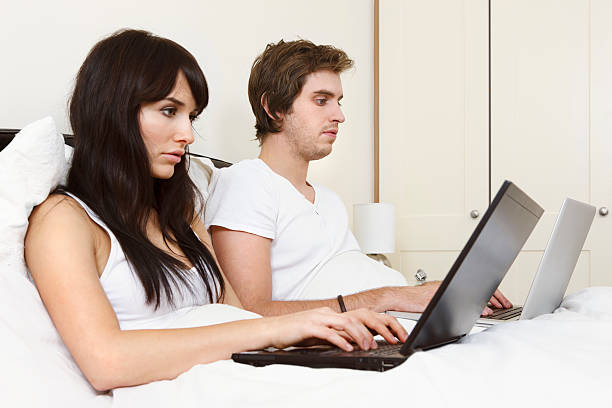 istock Young couple in the morning 183814039
