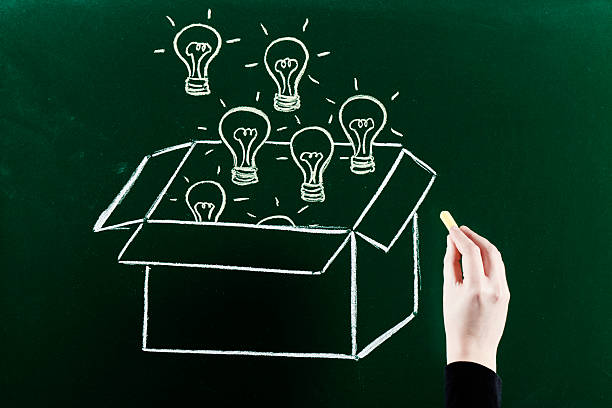 istock Thinking out of the box 183814426