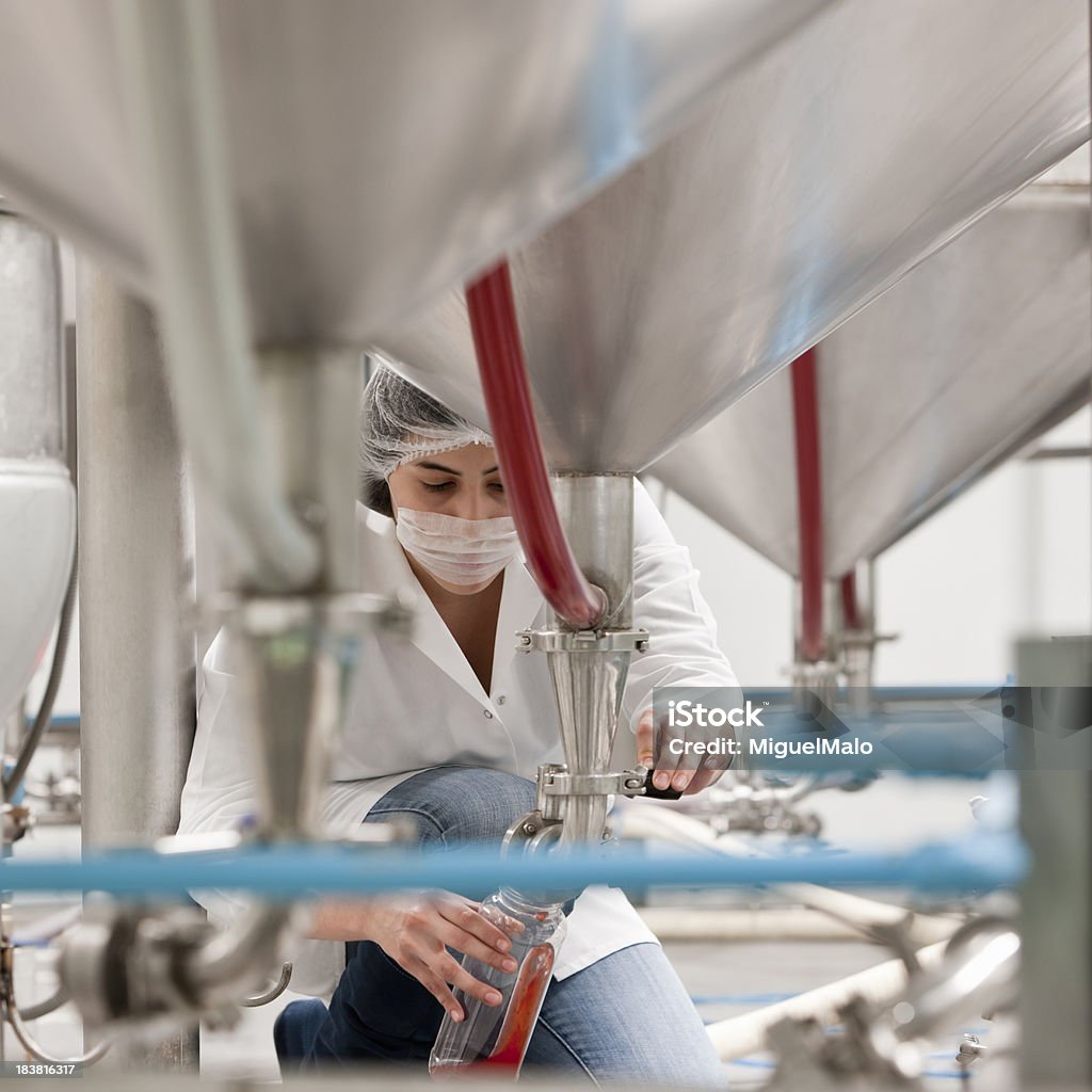 Trabajador de planta de procesos - Foto de stock de Mermelada libre de derechos