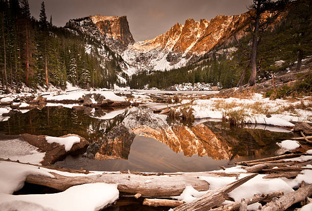 istock Dream Lake Sunrise on Snowy Hallet Peak 183816416