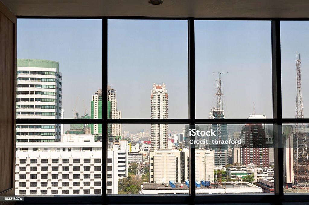 Vue depuis la fenêtre de bureau à Bangkok - Photo de Affaires libre de droits