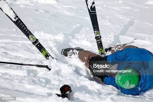 Foto de Esqui Lesão No Joelho e mais fotos de stock de Acidente - Acidente, Esqui - Esqui e snowboard, Acidentes e desastres