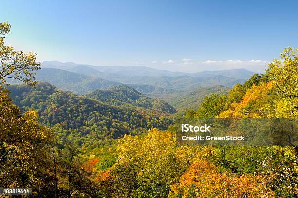 Cherohala Skyway A Fine Ottobre Nc Stati Uniti - Fotografie stock e altre immagini di Albero - Albero, Ambientazione esterna, Appalachia