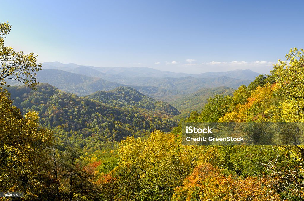 Cherohala Skyway pod koniec października, NC, USA - Zbiór zdjęć royalty-free (Ameryka)