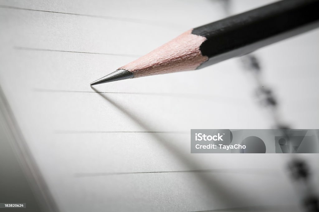 空白の裏地付きノートと鉛筆 - カラー画像のロイヤリティフリーストックフォト